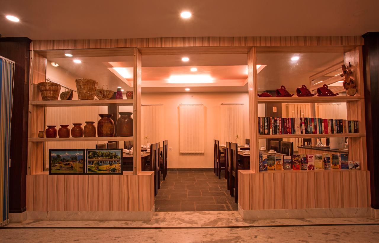Hotel Spring Pokhara Bagian luar foto